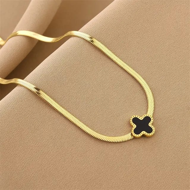 Clover Necklace